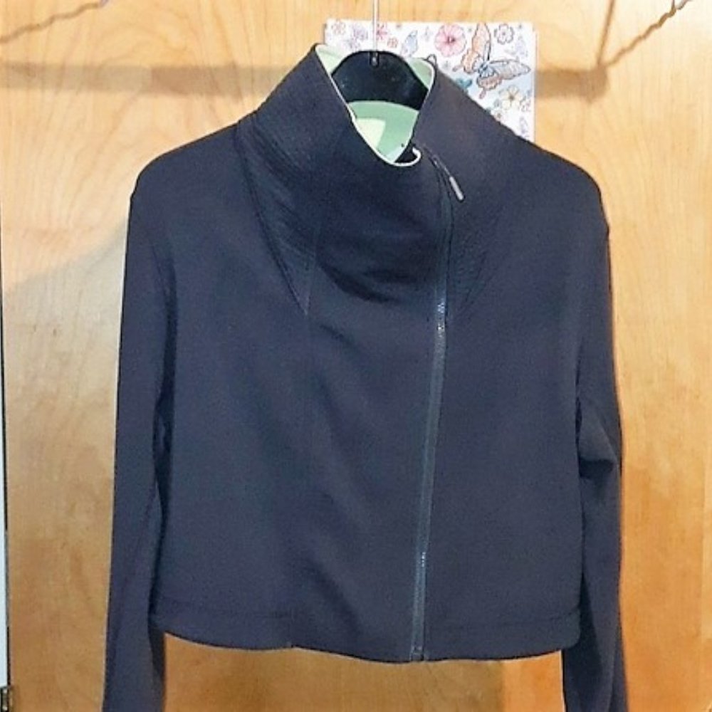 lululemon grey/neon green Principal crop jacket